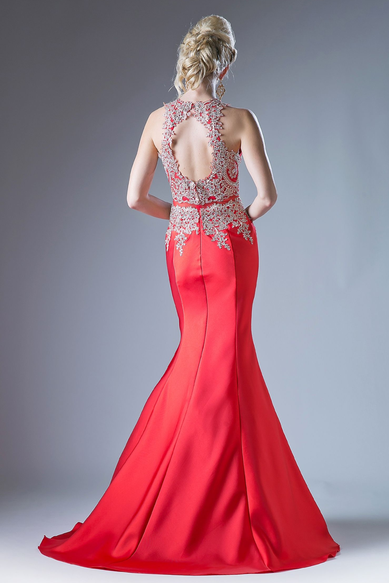 Fitted Mermaid Gown with Lace Halter Neckline-3