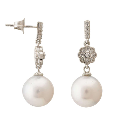 South Sea pearl earrings with white greyish tone