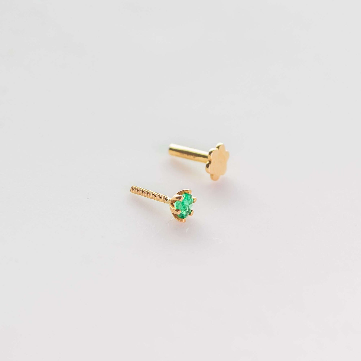 0.05 CT Emerald Stud in 18 CT Yellow Gold, Claw Shape-0