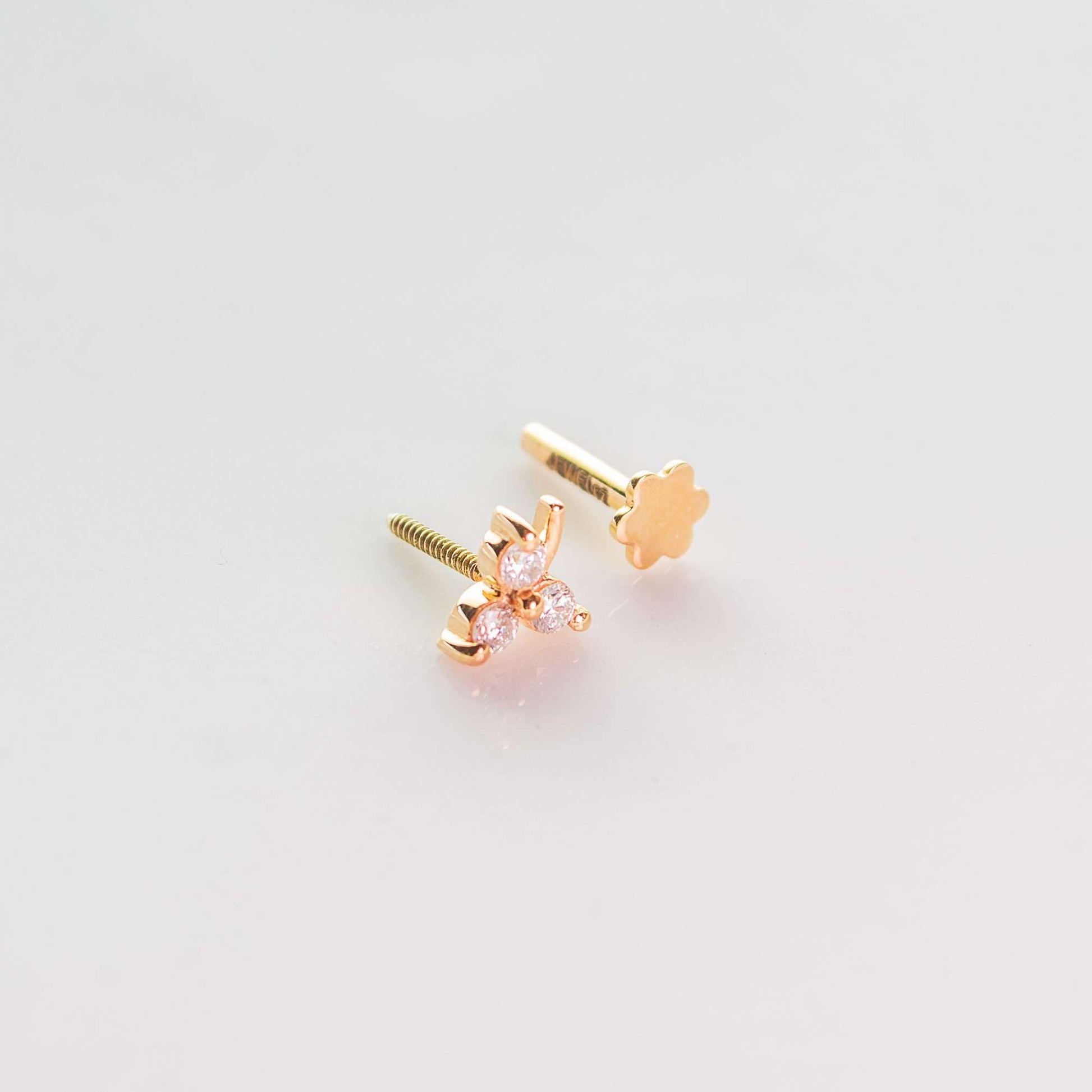 0.06 CT Diamond Leaf Stud in 18 CT Gold-0