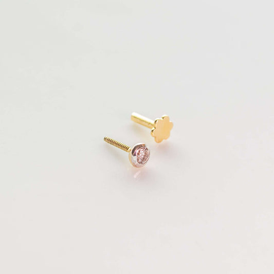 0.05 CT Diamond Stud in 18 CT Gold Round Shape-0